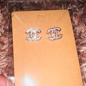 Chic Silver Colored Clear Gem Stud Earrings